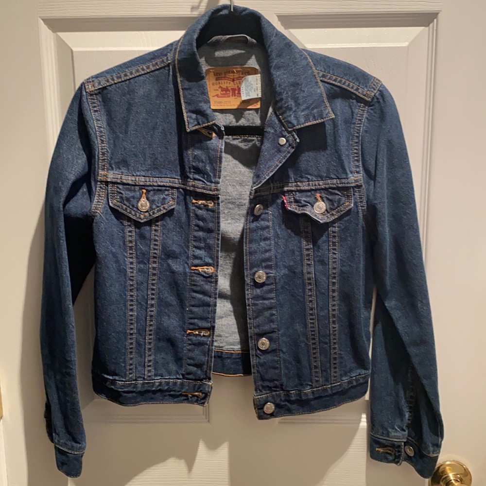 Levi’s classic dark blue denim jacket 100% cotton